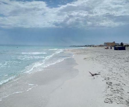 Mnakaa Beach Appartement Rdc Salakta Kültér fotó